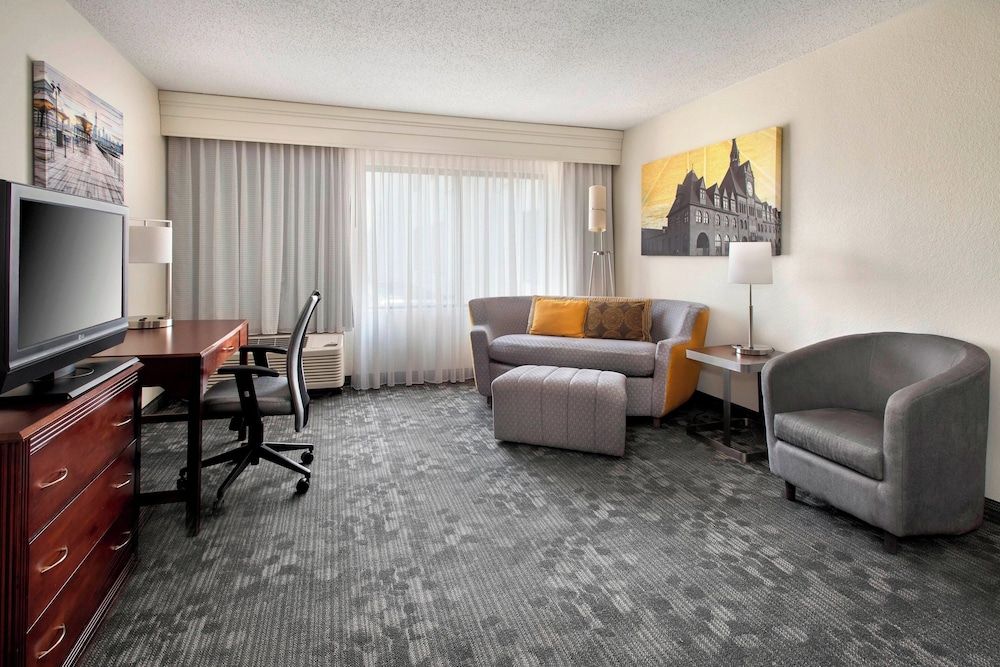 Suite, 1 Bedroom (Hearing Accessible)