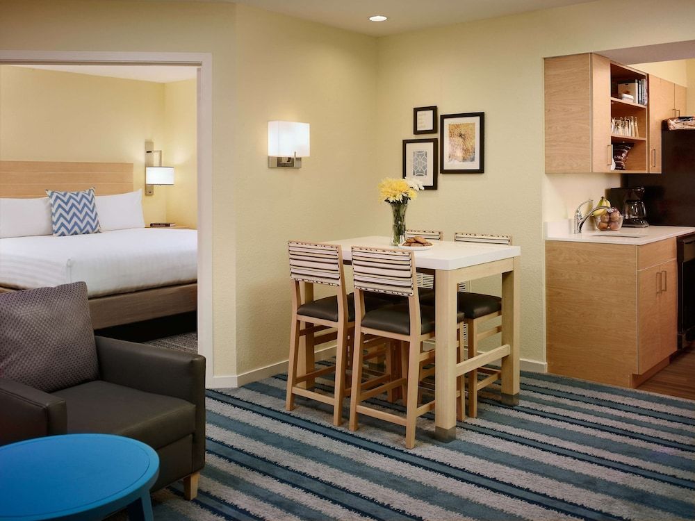 Suite, 1 King Bed with Sofa bed, Accessible (Mobility Hearing)