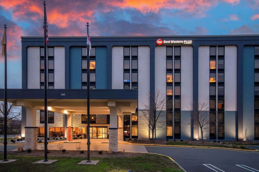 undefined Best Western Plus Meadowlands 4