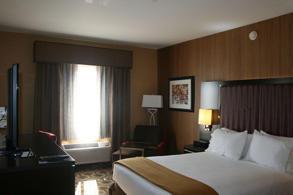 Standard Room, 1 King Bed (LEISURE)