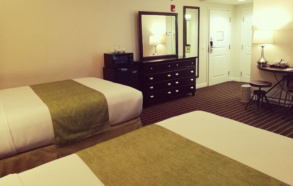 The Wilshire Grand Hotel Superior Double Room, 2 Double Beds 5