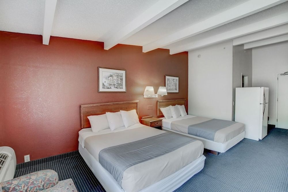 2 Queen Bed Non-Smoking