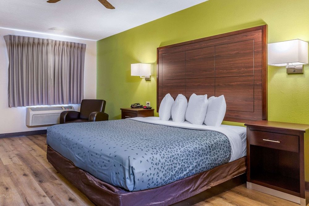 Room, 1 King Bed, Accessible, Non Smoking