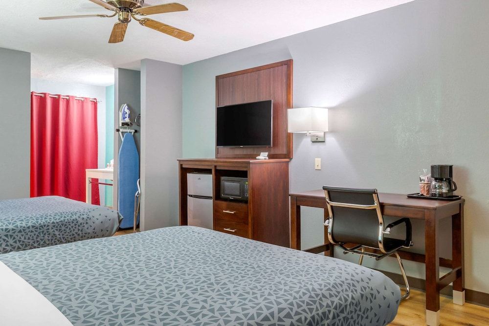 Suite, 1 King Bed, Non Smoking