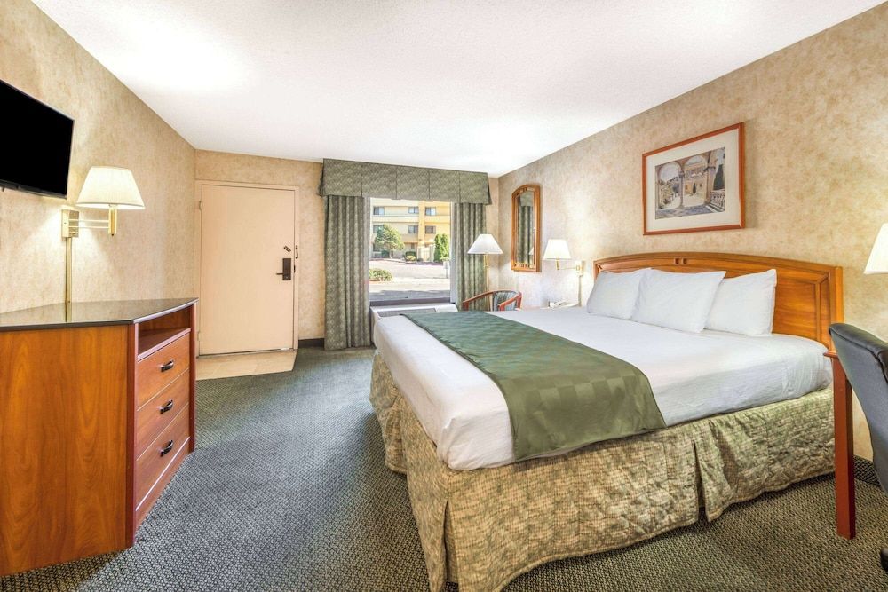 Deluxe Room, 1 King Bed, Non Smoking
