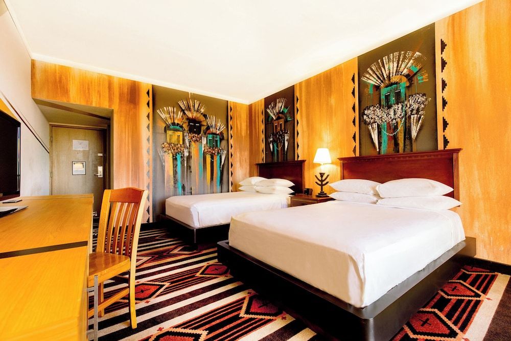 Room, 2 Double Beds (Artist)