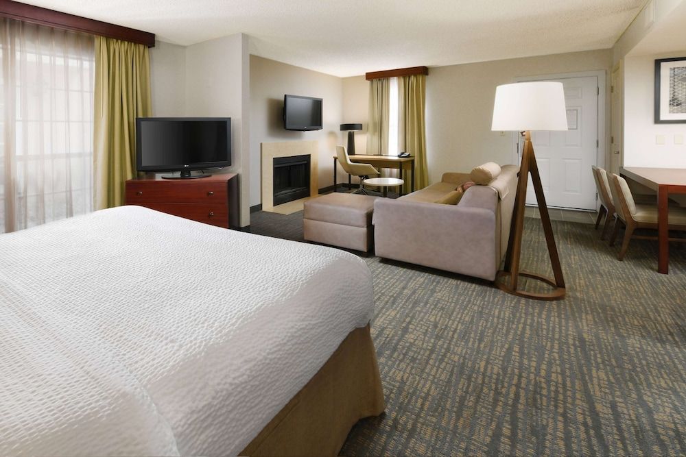 Deluxe Room, 1 King Bed with Sofa bed (Studio)