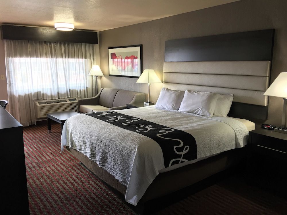 Best Western Deming Southwest Inn Standard Room, 1 King Bed with Sofa bed, Accessible, Non Smoking (with Sofabed) 2