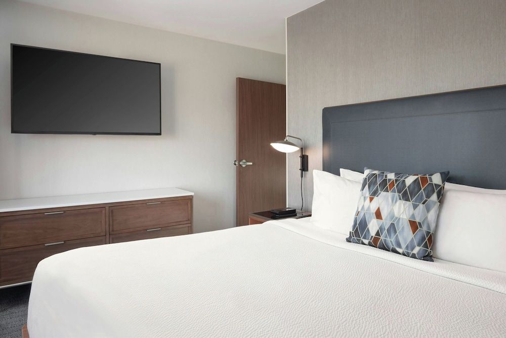 Suite, 1 King Bed, Non Smoking
