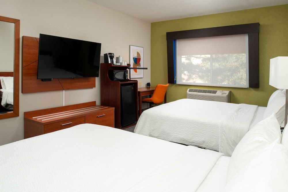 Room, 2 Queen Beds, Non Smoking