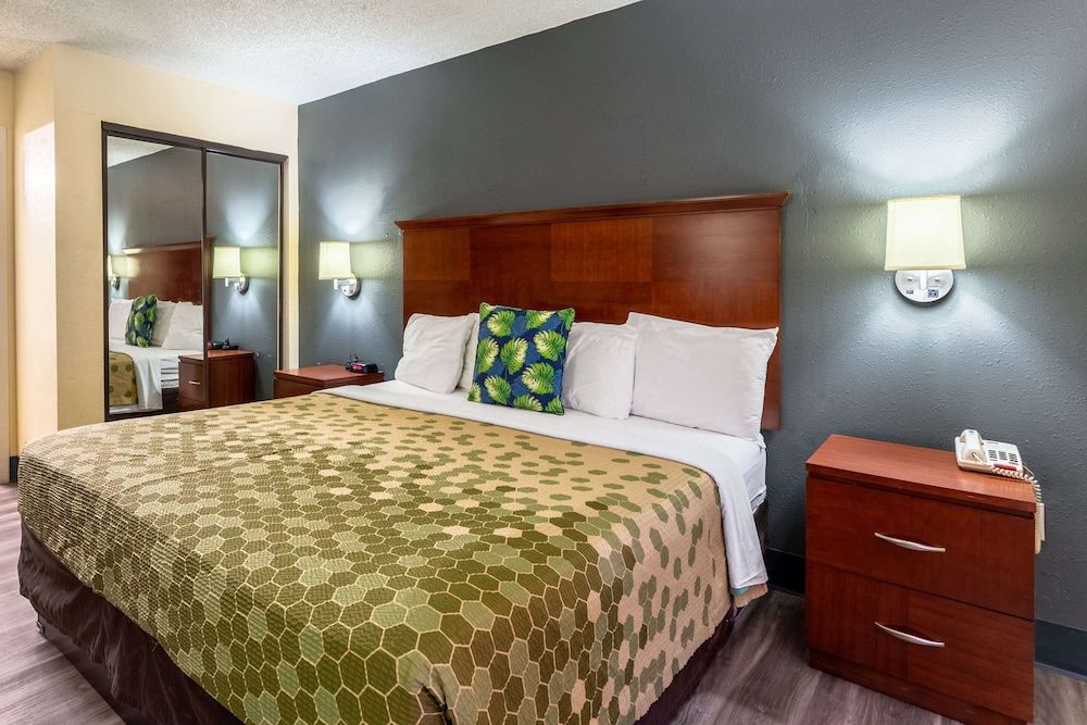 Standard Room, 1 King Bed, Non Smoking