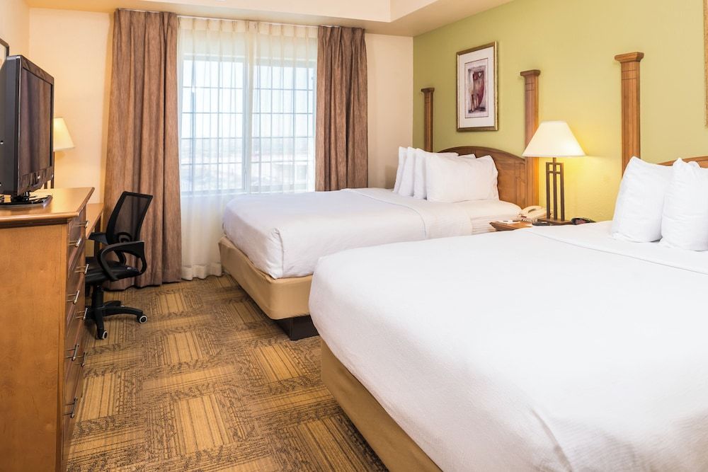 Suite, 2 Bedrooms, Accessible, Kitchen (Hearing, Bathtub)