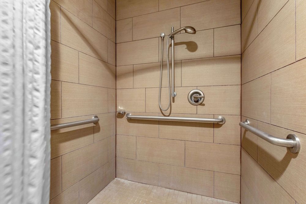 Suite, 1 Queen Bed with Sofa bed, Hearing Accessible, Non Smoking (Mobility, Roll-In Shower)