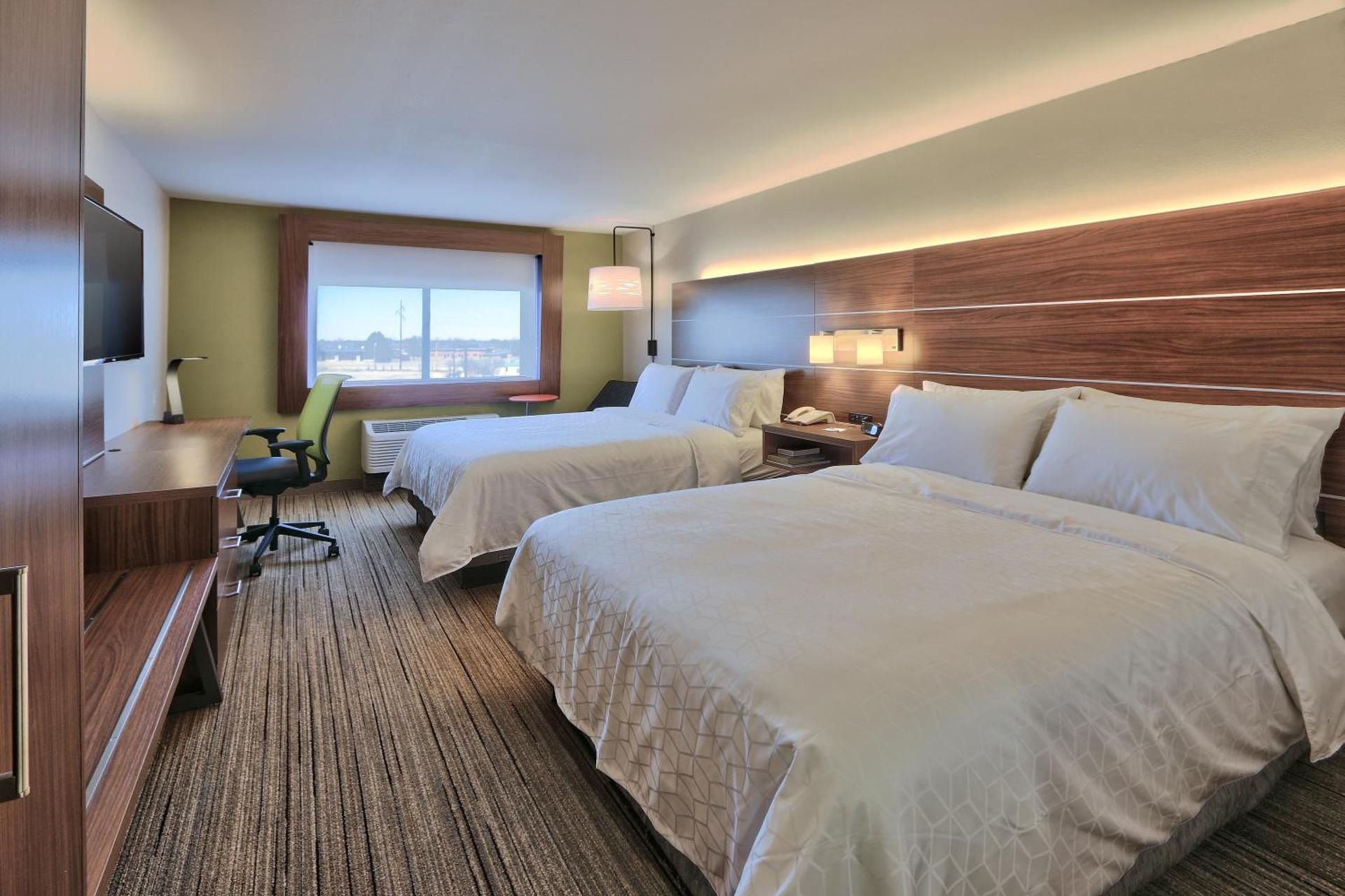 2 Queen Bed Standard