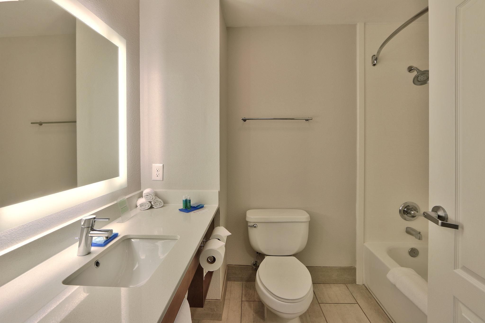 1 King Bed Suite