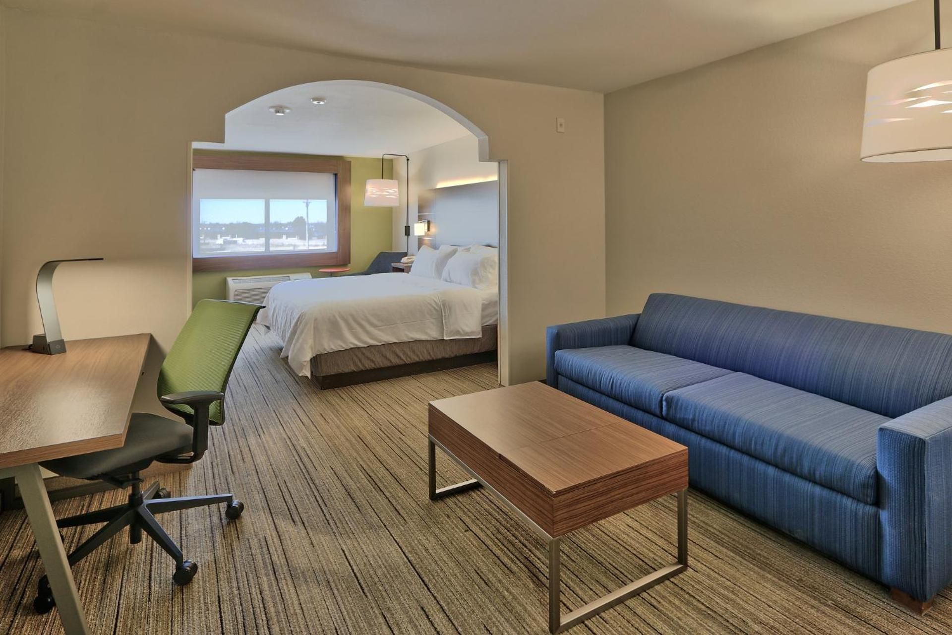 2 Queen Bed Suite
