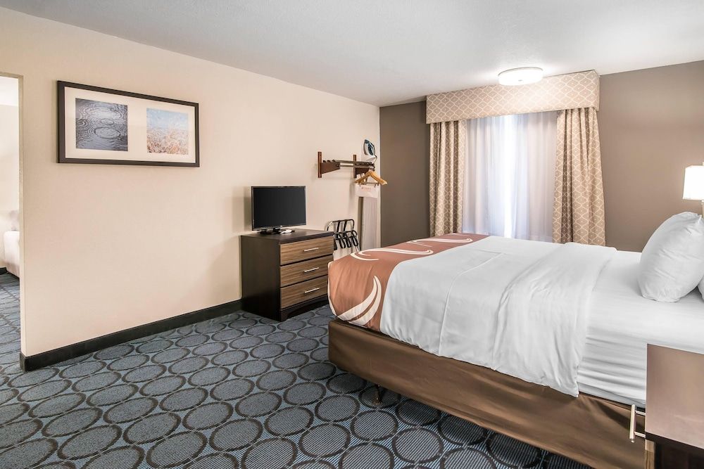 Suite, 1 King Bed with Sofa bed, Non Smoking (2 Person Sofa Bed, 1 Bedroom)
