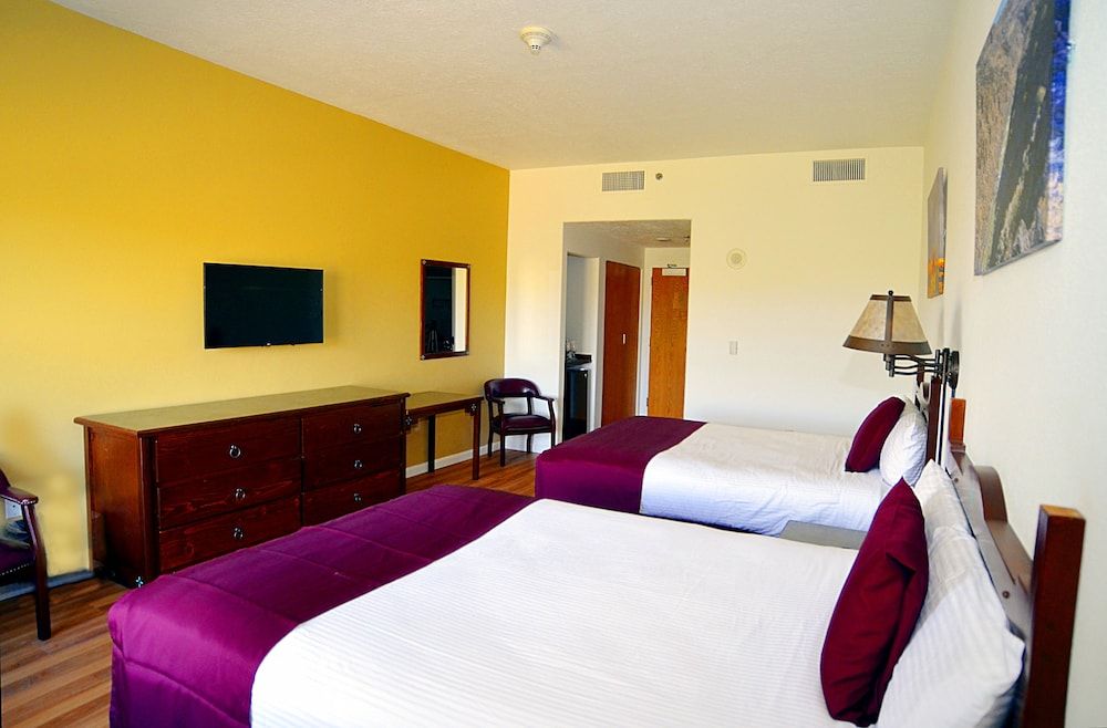 Ohkay Casino Resort Hotel Classic Room, 2 Queen Beds, Mountainside 2