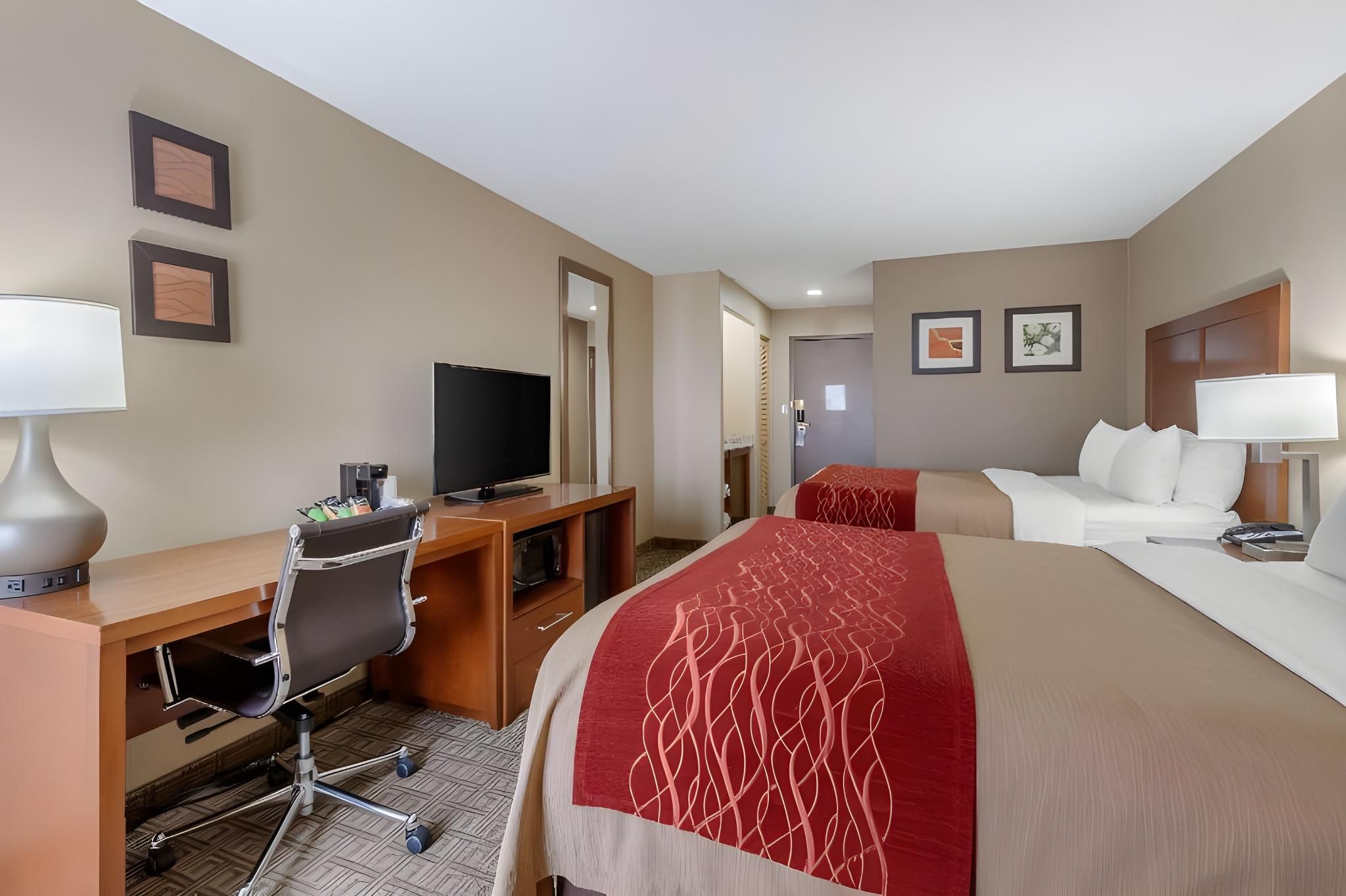 2 Queen Beds
