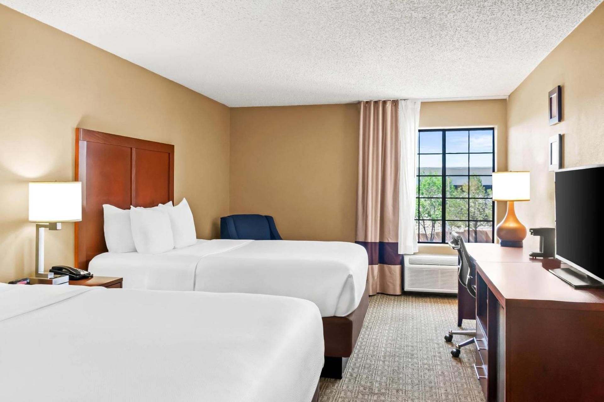 2 Queen Beds Nonsmoking