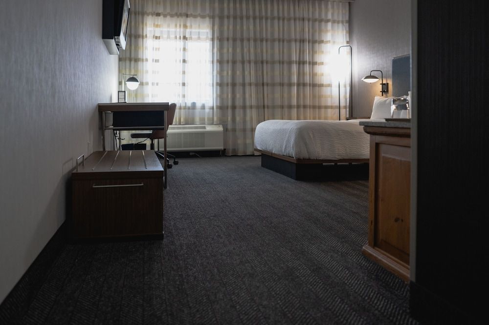 Room, 1 Queen Bed (Hearing Accessible)