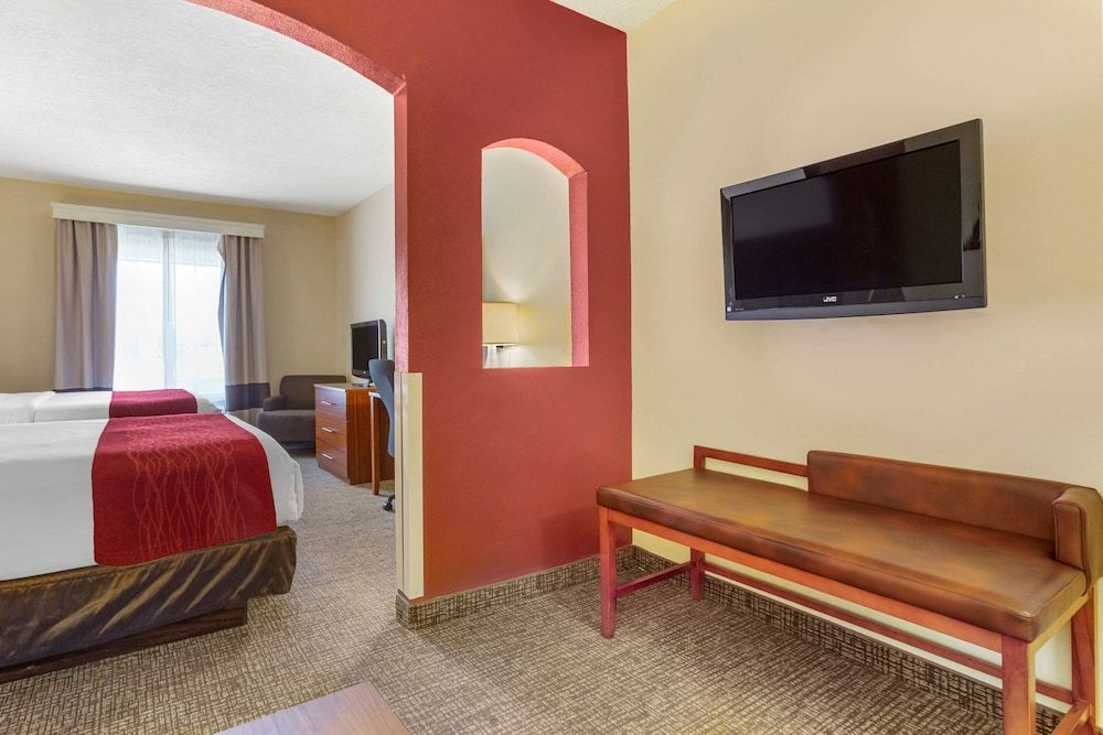 Suite, 2 Queen Beds, Accessible, Non Smoking
