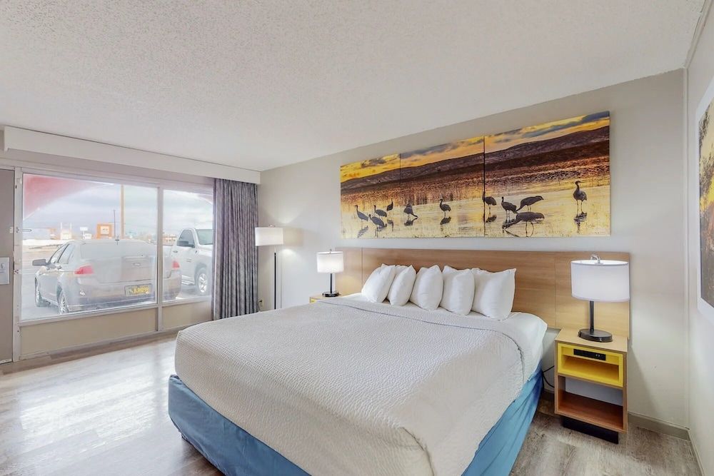Standard Room, 1 King Bed