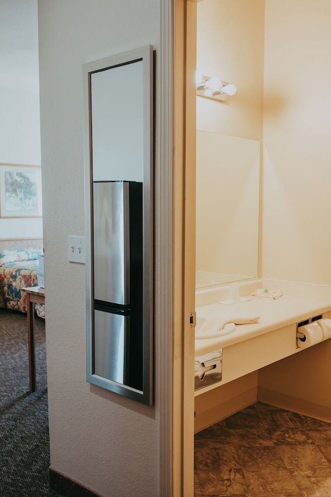 Carson City Plaza Hotel and Event Center Deluxe Room 13