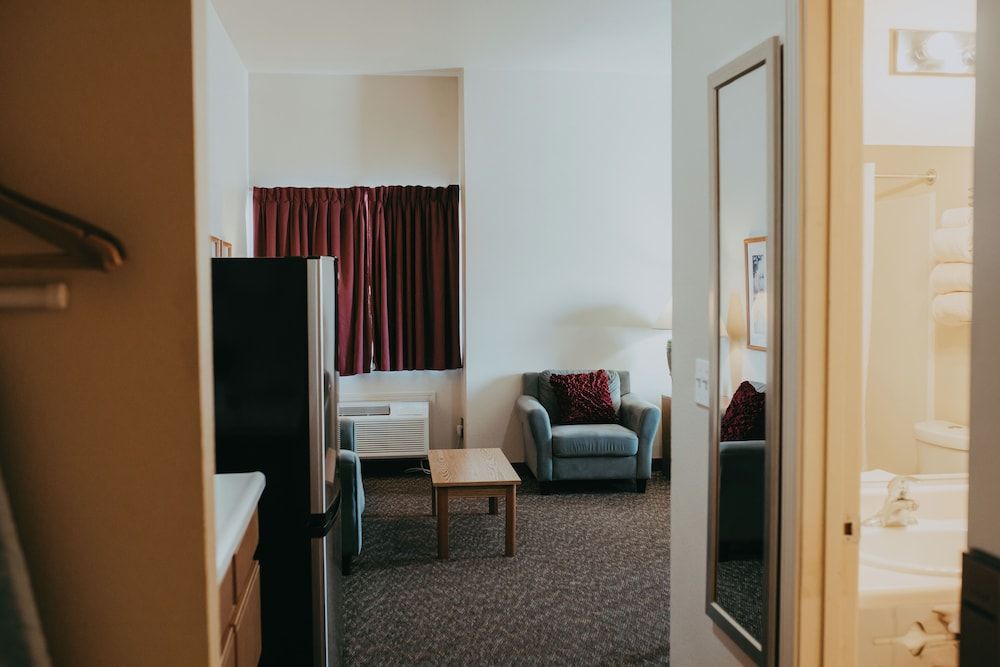 Carson City Plaza Hotel and Event Center Deluxe Room 8