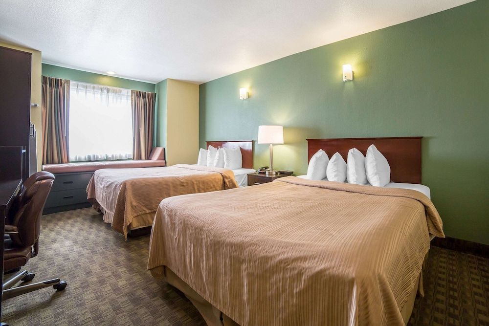 Quality Inn & Suites Elko Standard Room, 2 Queen Beds, Non Smoking 4