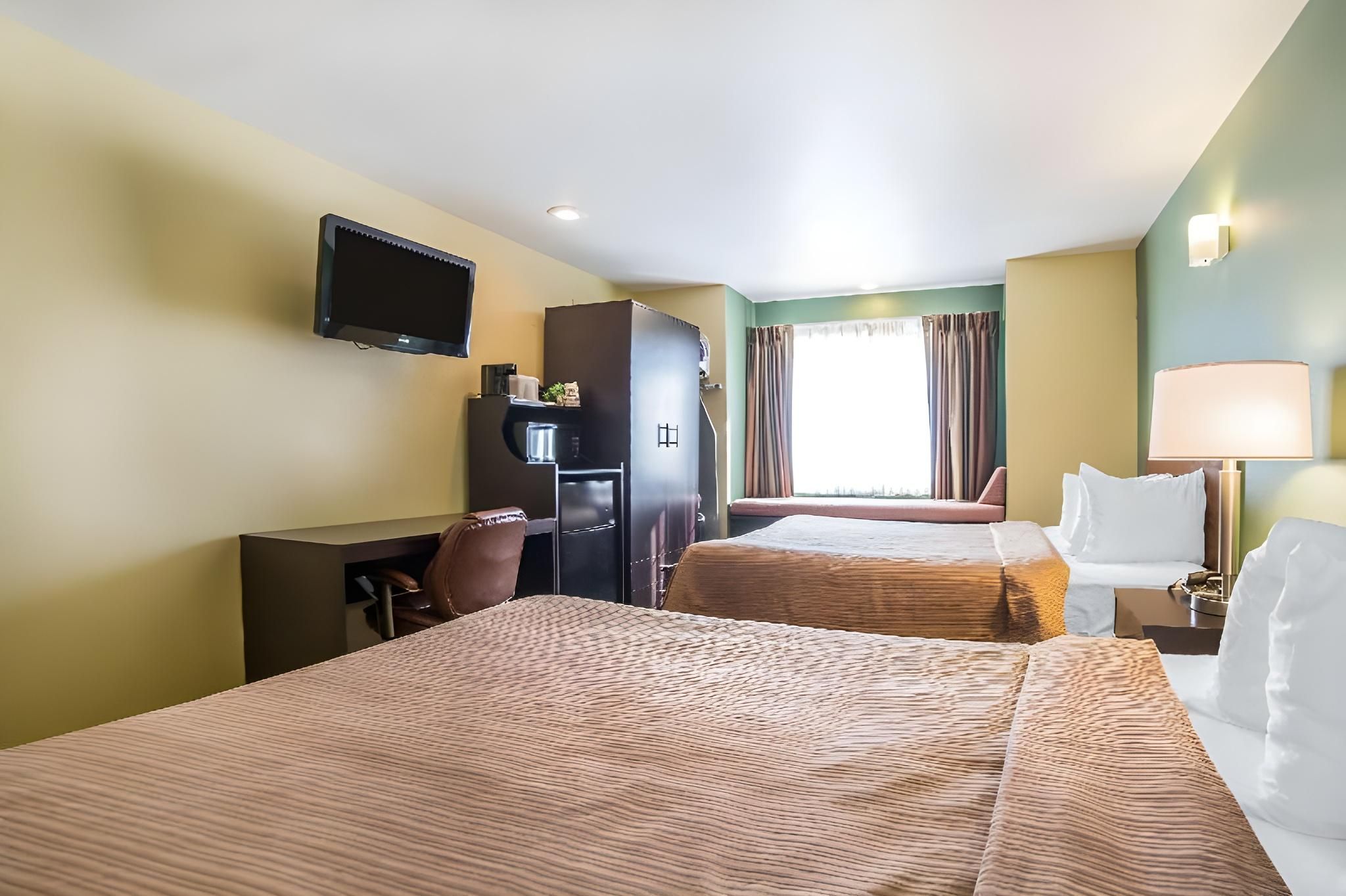 2 Queen Beds, Suite, Nonsmoking, Accessible