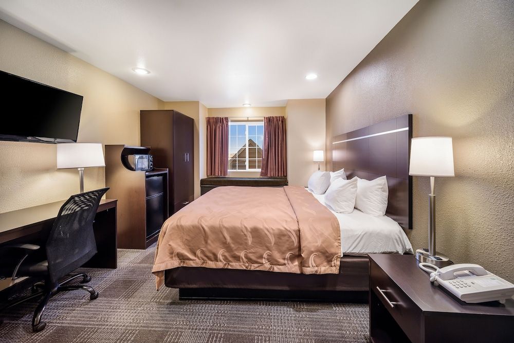 Room, 1 King Bed, Non Smoking