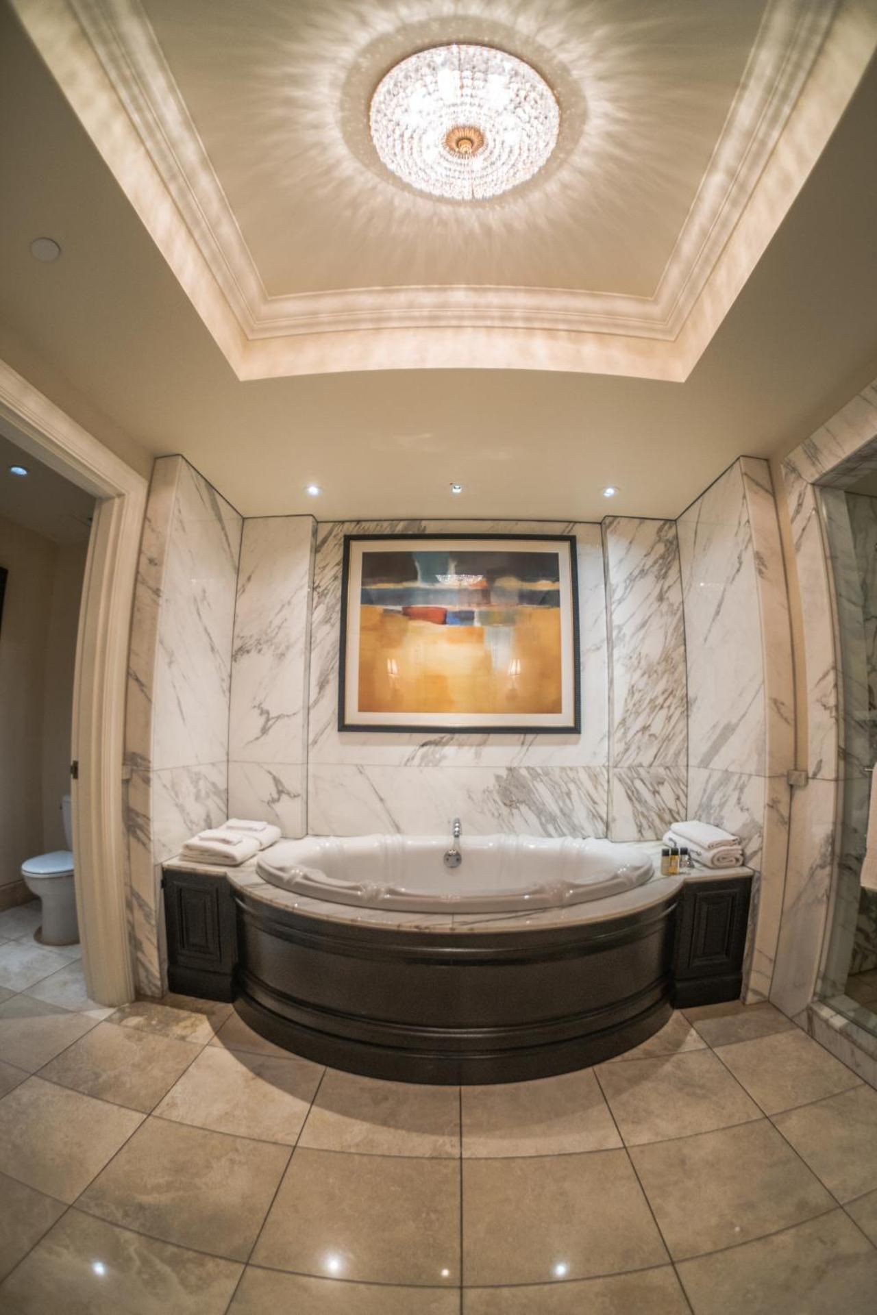 Geneva Suite