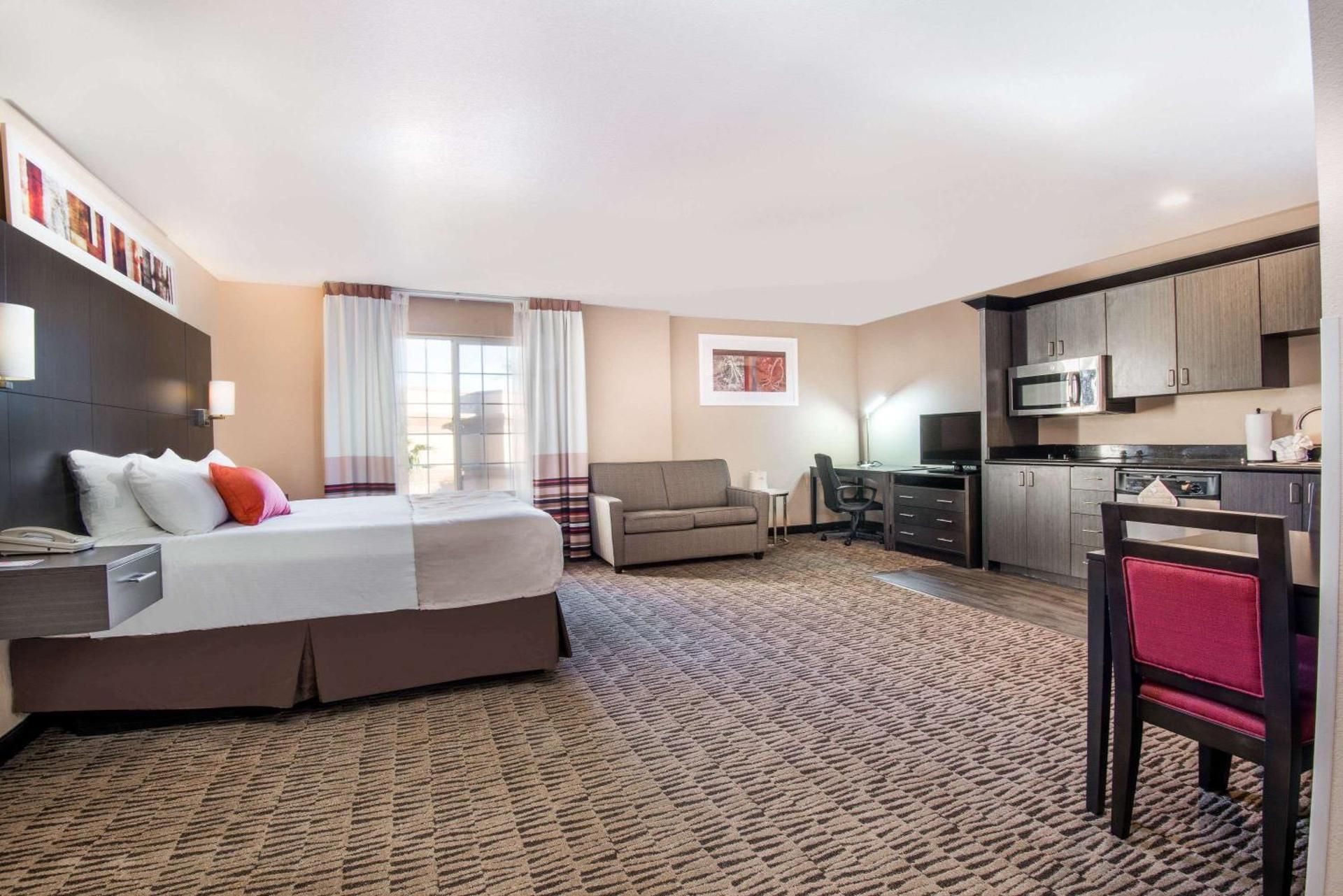 1 King Bed, Executive Room, Non-Smoking
