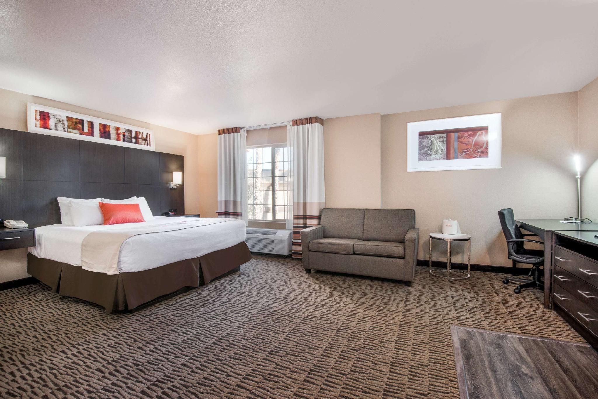 1 King Bed Deluxe Room Non-Smoking