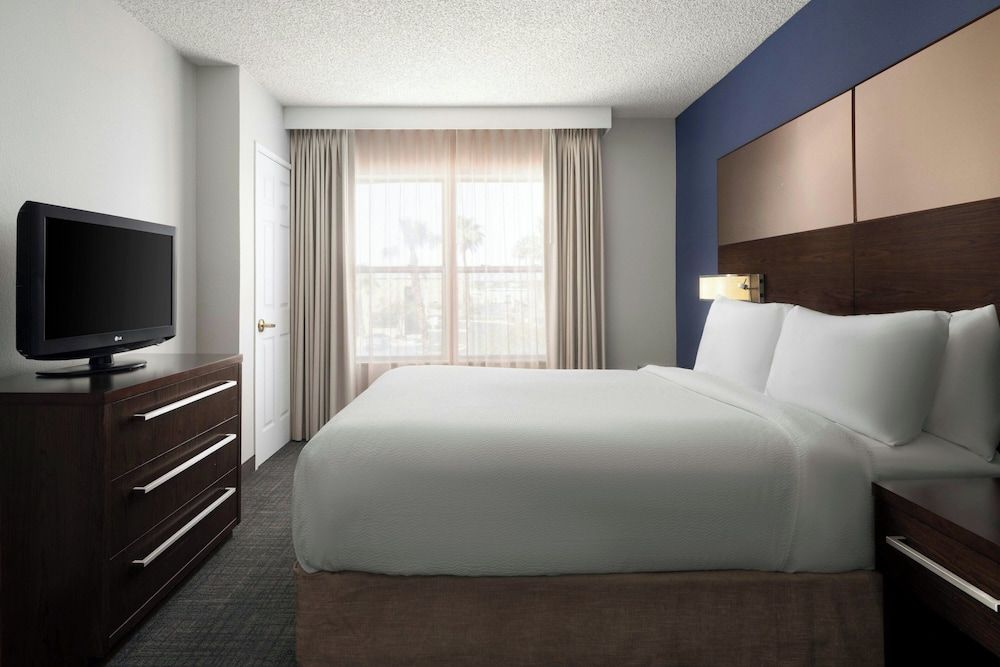 Suite, 1 Bedroom (Mobility/Hearing Accessible, Tub)