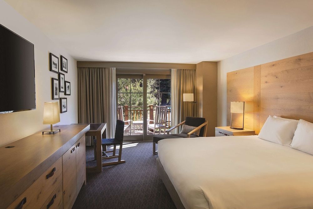 Room, 1 King Bed, Balcony