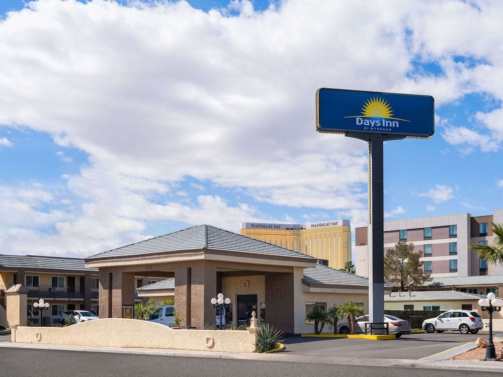 undefined Days Inn by Wyndham Las Vegas Airport Near the Strip 2