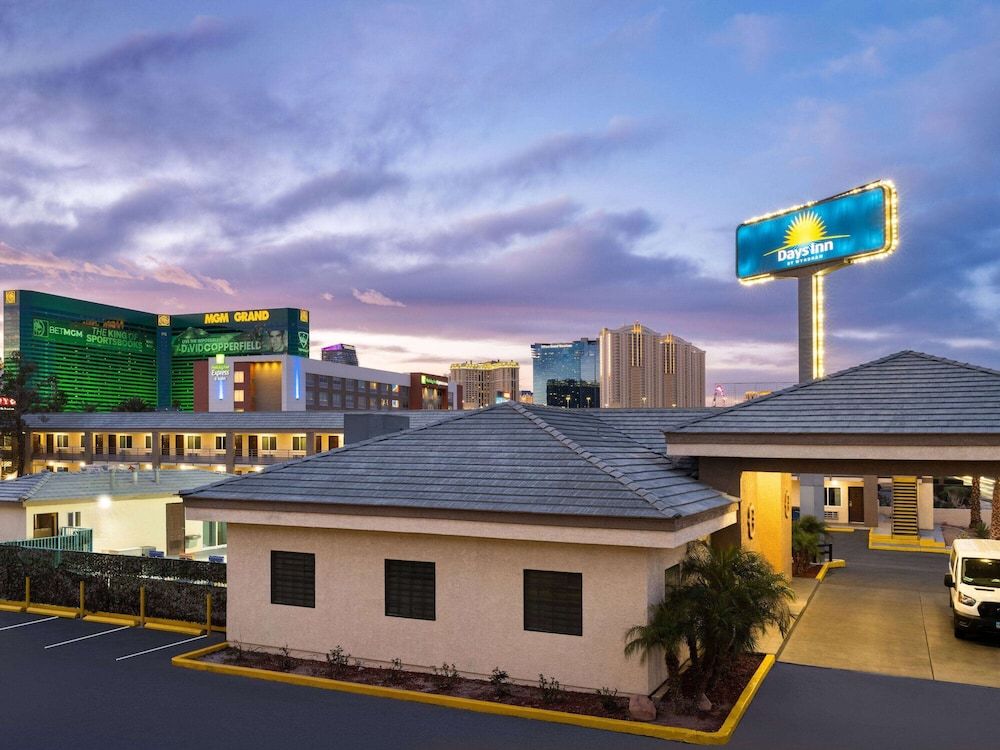 undefined Days Inn by Wyndham Las Vegas Airport Near the Strip 4