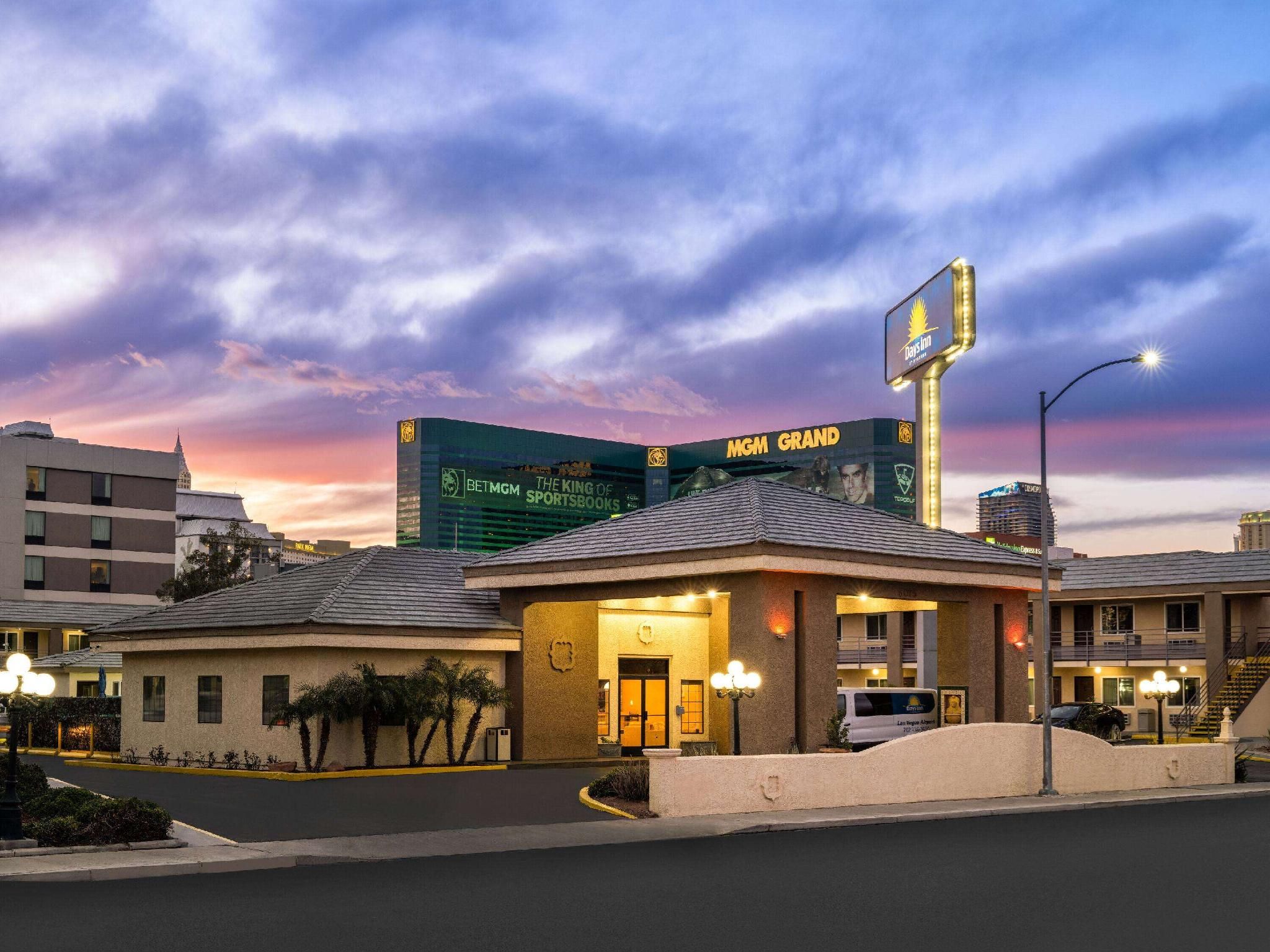 undefined Days Inn by Wyndham Las Vegas Airport Near the Strip 3