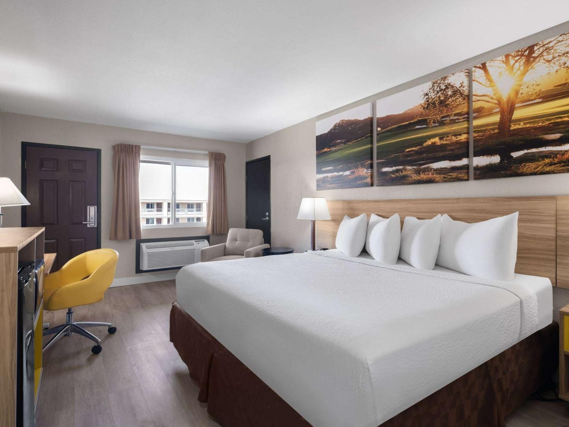 undefined Days Inn by Wyndham Las Vegas Airport Near the Strip 4