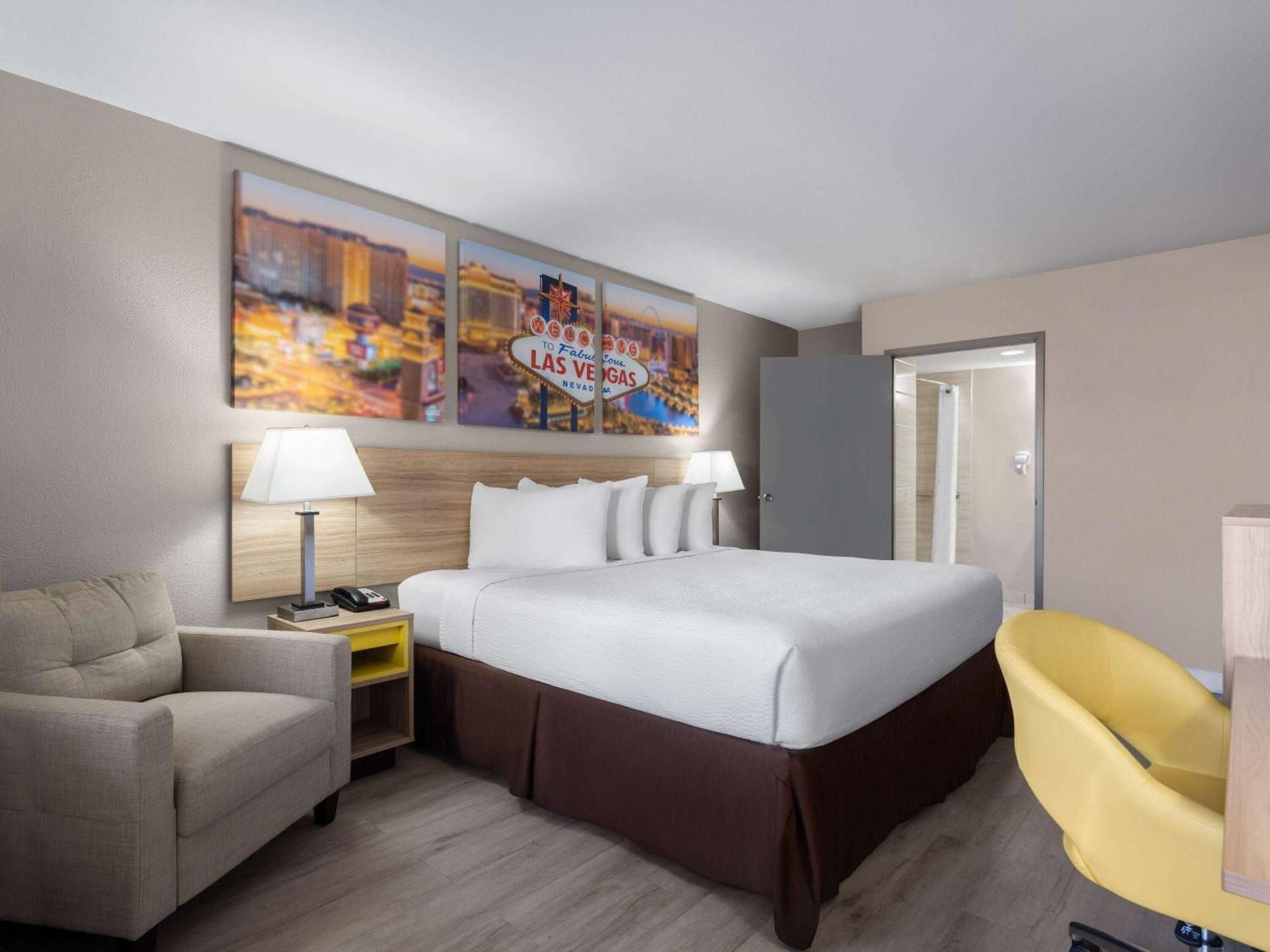 1 King Bed, Mobility Accessible Room, Roll-In Shower, Non-Smoking