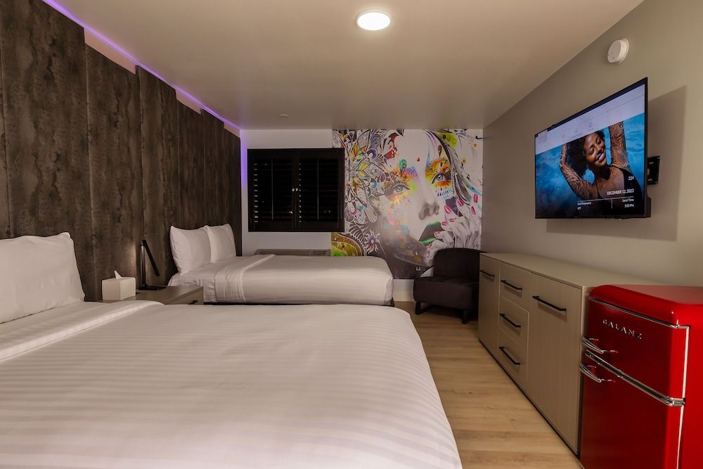 undefined Lexi Las Vegas 3