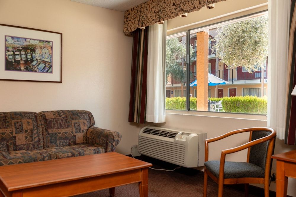 undefined Mardi Gras Hotel & Casino 10