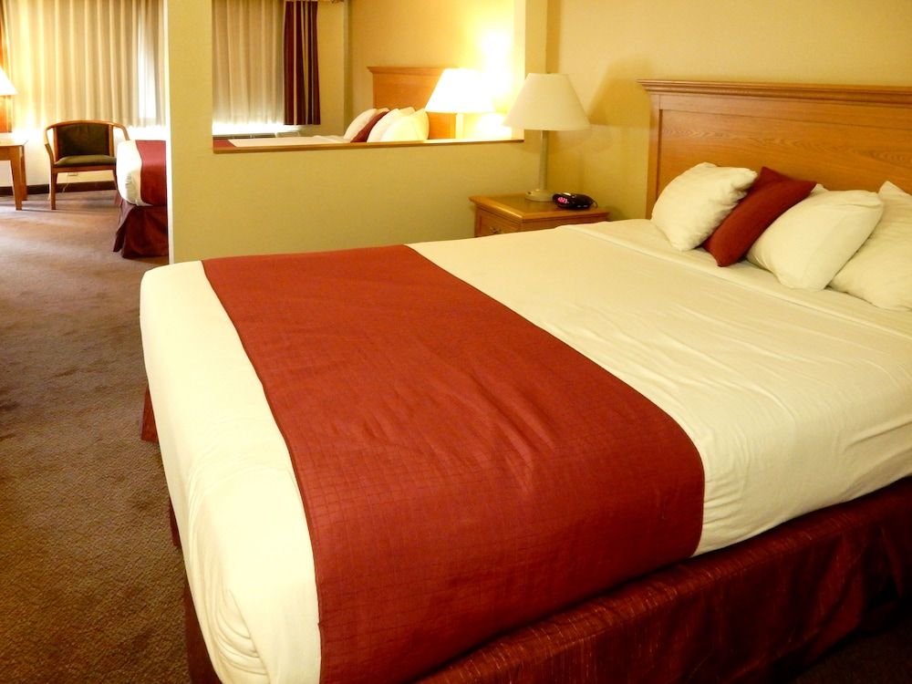 Mardi Gras Hotel & Casino Standard Room, 2 Queen Beds, Smoking 3