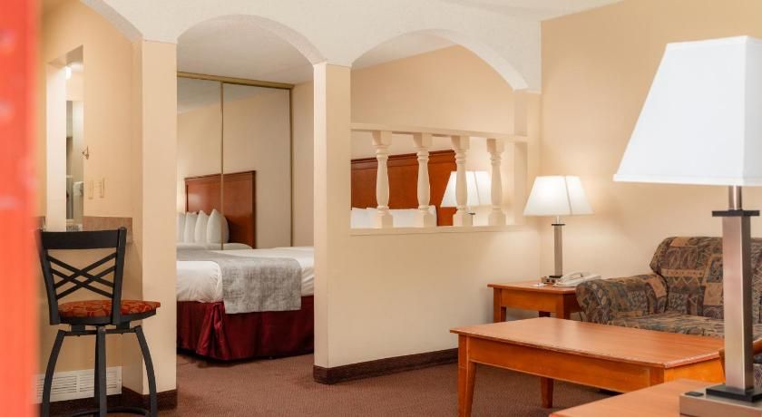 Mardi Gras Hotel & Casino 1 Queen Bed Non Smoking 2