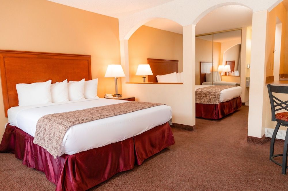 Mardi Gras Hotel & Casino Standard Room, 2 Queen Beds, Non Smoking