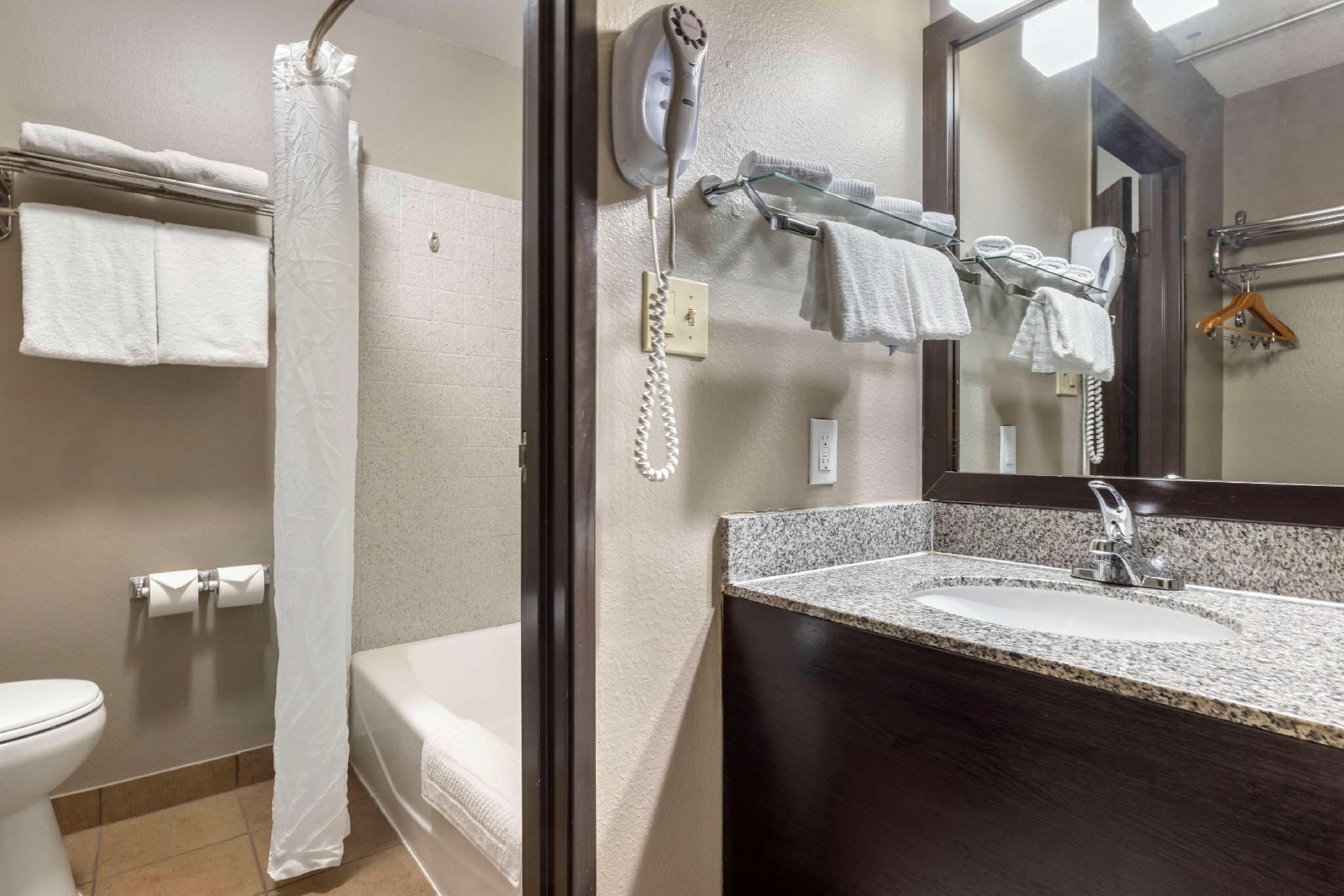 2 queen beds, nonsmoking