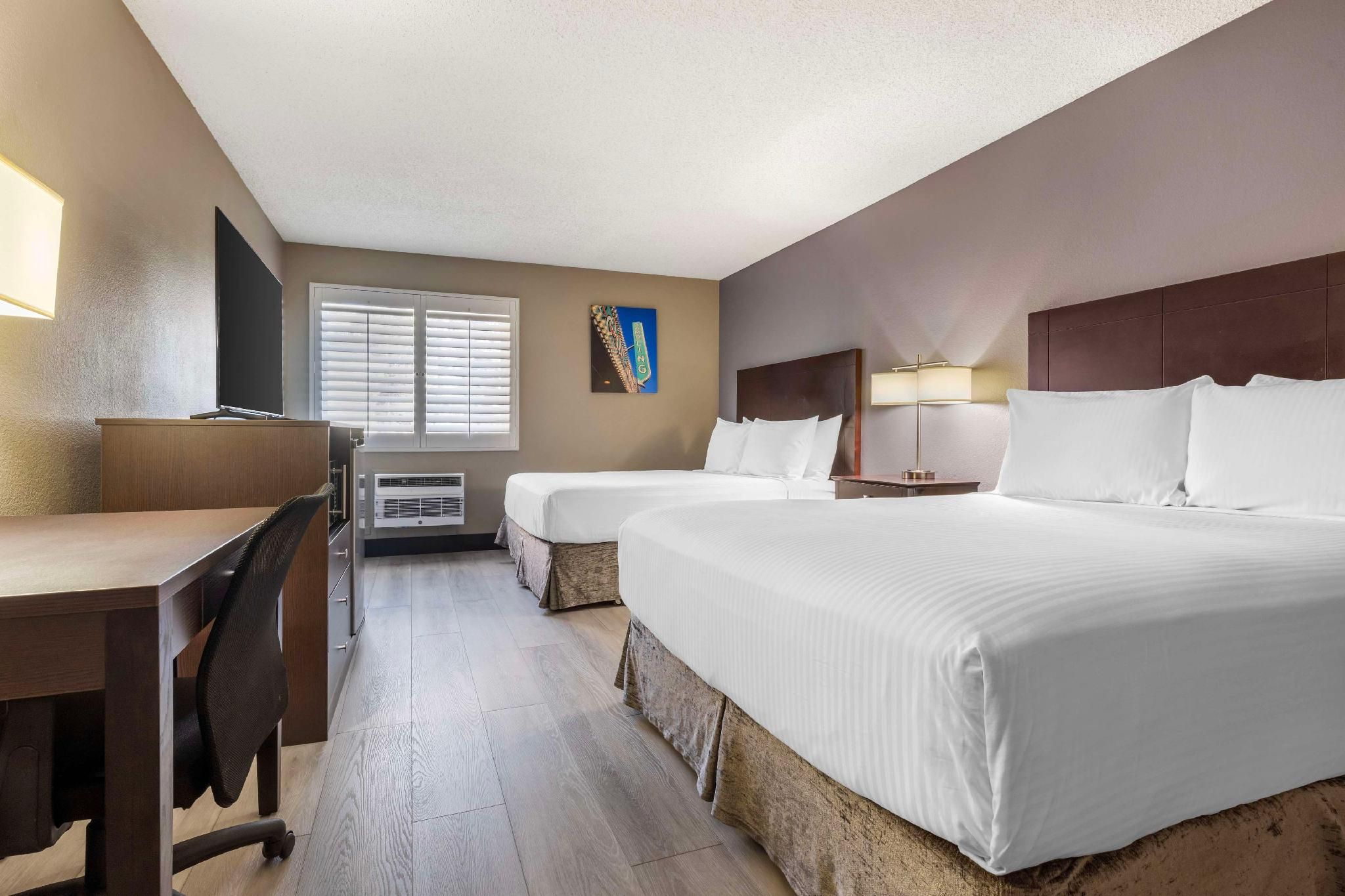 2 queen beds, nonsmoking