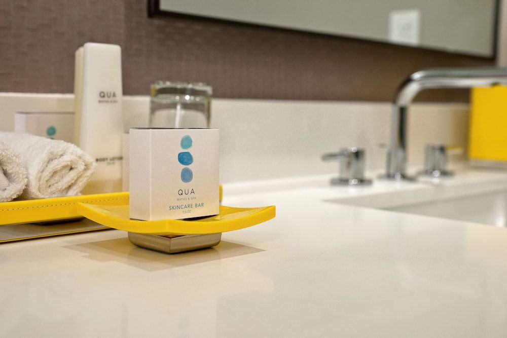 Caesars Palace Julius Deluxe Room, 2 Queen Beds, Non Smoking 4